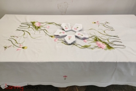 Khăn trải bàn thêu đầm sen hồng 250x150cm - gồm 12 khăn ăn